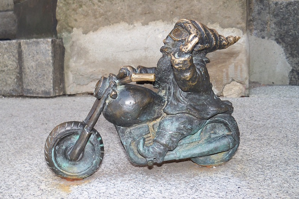 Gnomo motociclista